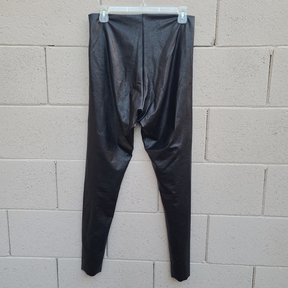 Commando | Faux Leather Perfect Control Leggings in Black Size XL - Picture 7 of 7